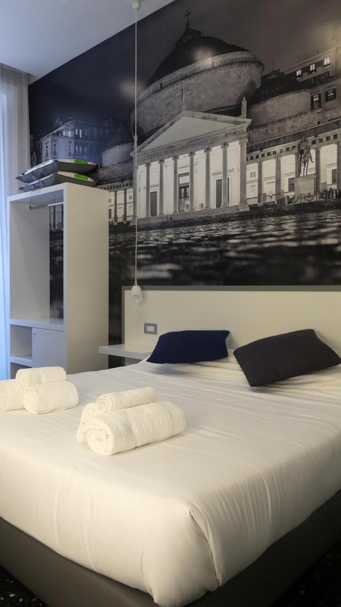 Beverello Rooms Неаполь Экстерьер фото